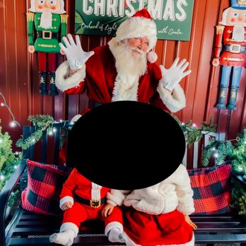 Demarest Farm - Santa photos - Farmers Market Near Me - Hillsdale, New Jersey