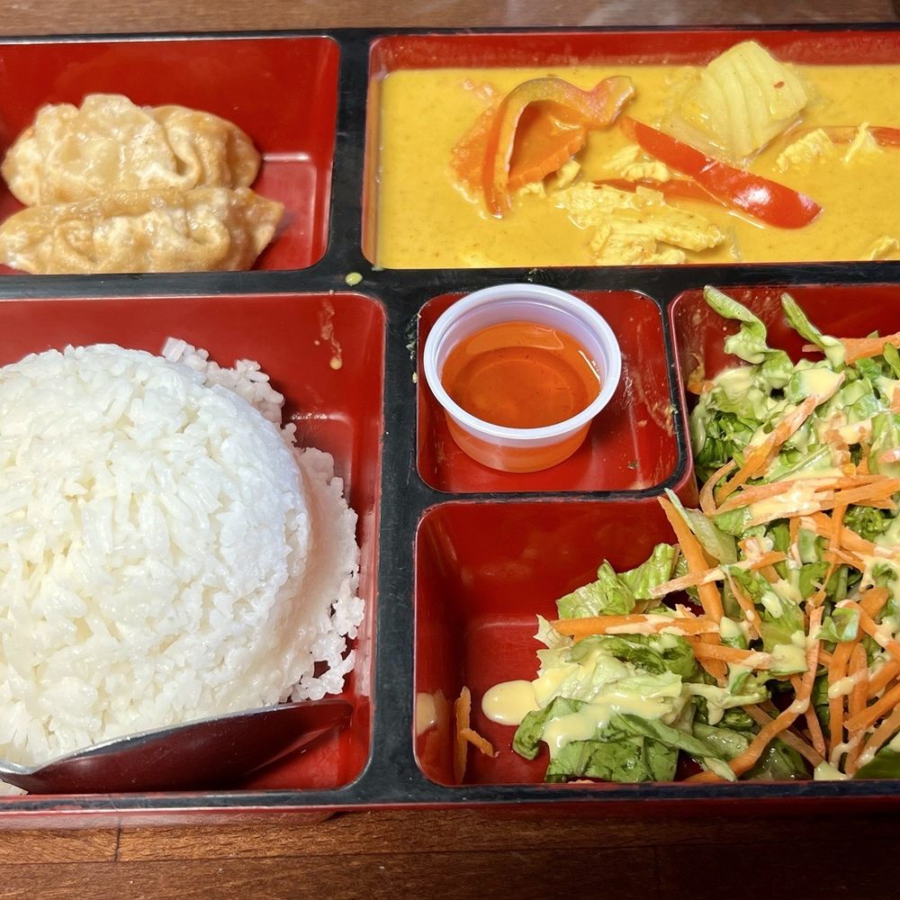 Thaitwist - 4. Yellow Curry Chicken Lunch Special - Thai Near Me - Chino Hills, California Thaitwist - 4. Yellow Curry Chicken Lunch Special - Thai Near Me - Chino Hills, California