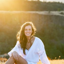 Shelly Fry Photography - Senior portraits capturing their personality, passions and spark