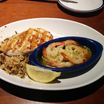 Red Lobster - Shrimp scampi and grilled chicken with wild rice - Seafood Near Me - San Antonio, Texas Red Lobster - Shrimp scampi and grilled chicken with wild rice - Seafood Near Me - San Antonio, Texas