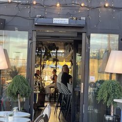 Glashuset - Off your phone!