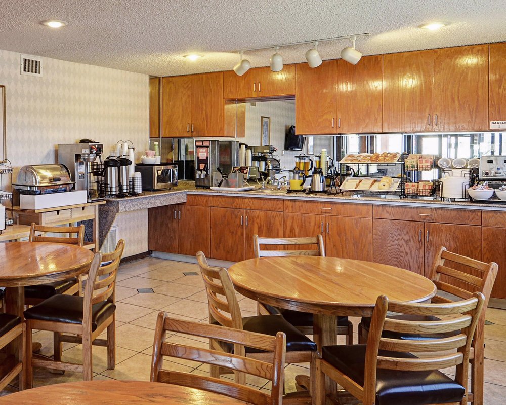 ECONO LODGE 66 Photos 1804 Ave F NW, Childress, Texas Hotels