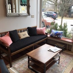 Salon 90 - Salon90 waiting area.