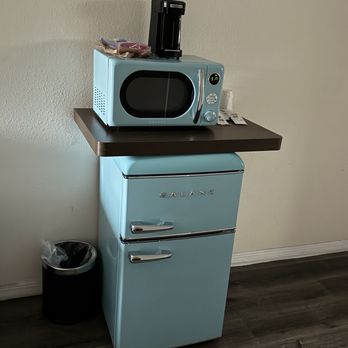 Golden Host Resort - Fridge and microwave - Hotels Near Me - Sarasota, Florida