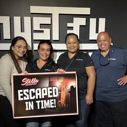 Mystery Maui Escape Room - Team Peopleready