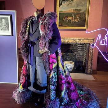 Kensington Palace - Costume - Landmarks & Historical Buildings Near Me - London, XGL