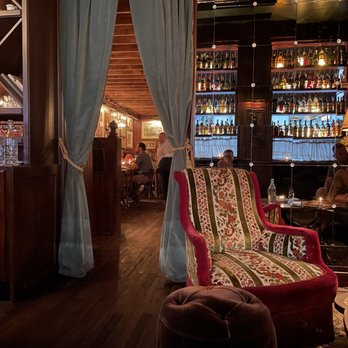 Ciccio Mio - Looking in - Italian Near Me - Chicago, Illinois