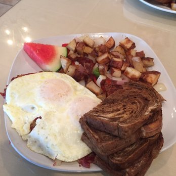 Eggs-TRAordinary - American Near Me - Nokomis, Florida