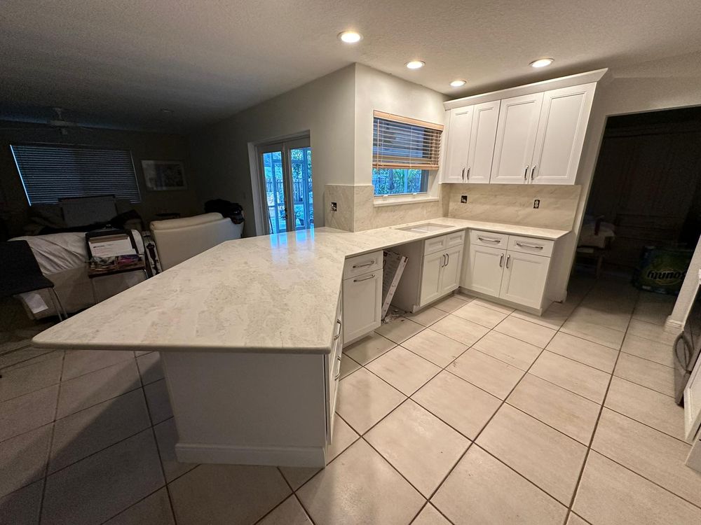 White Cabinet - countertop fabricator in Cooper City, FL