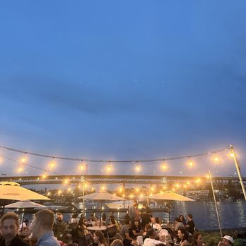 Gasworks Brewing - Outside - Brewpubs Near Me - Seattle, Washington