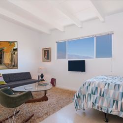 The Getaway - Bedroom/Living room, Studio