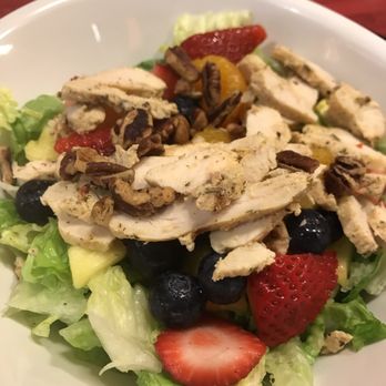 Panera Bread - Strawberry poppy seed salad - Sandwiches Near Me - Pasadena, California