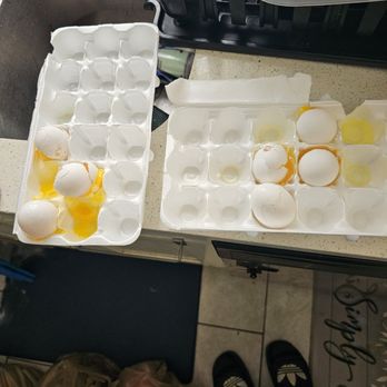 Mariano's - Eggs broken by reckless bagger. - Grocery Near Me - Evergreen Park, Illinois