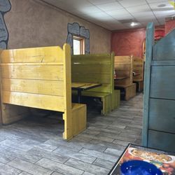 Dos Fuentes Mexican Restaurant - Booths with tall separations