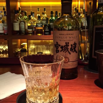 Bar Butler - Whisky on the rocks - Cocktail Bars Near Me - Hong Kong, HK