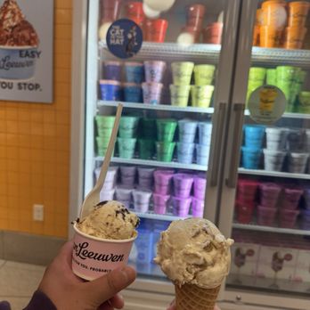 Van Leeuwen - Studio City - 1 Scoop -  Peanut Butter Brownie Honeycomb & 1 Scoop - Praline Butter Cake - Ice Cream & Frozen Yogurt Near Me - Los Angeles, California