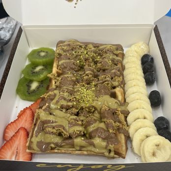 Bora Bora Smoothie Cafe - Dubai chocolate waffle - Juice Bars & Smoothies Near Me - Harvey, Louisiana