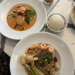 Salmon Panang, Mii Kiew Salmon Panang, Mii Kiew