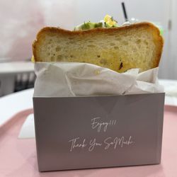 Sweet Handkraft - Avocado Egg Toast