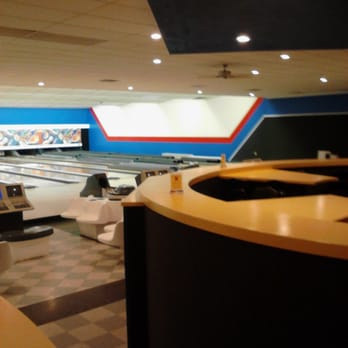 Island Bowl - Photo by Carlucho D - Bowling Near Me - Wildwood, New Jersey