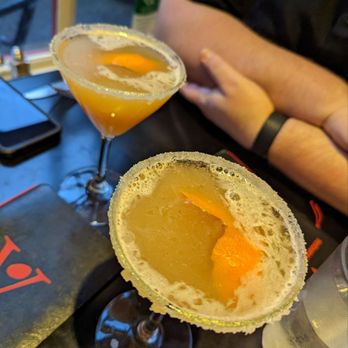 V Restaurant, Bistro & Bar - Cocktails - New American Near Me - Murphys, California