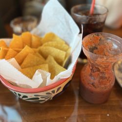 La Minerva - Chips n salsa