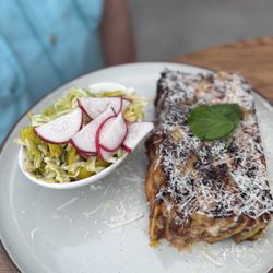 Grnd Sqrl - Lasagna (vertical!) and house cole slaw. Delightful!