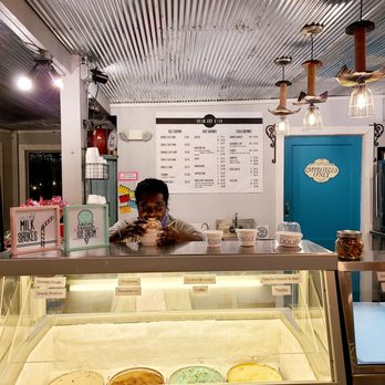Brodie's Cream and Bean - a man behind a counter - Coffee & Tea Near Me - Silverhill, Alabama