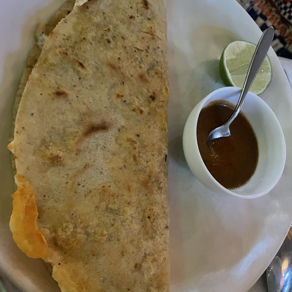 Este - Quesadilla - Seafood Near Me - Austin, Texas