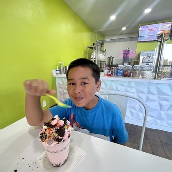 Swirls Soft Serve - For special nephew w/ Swirls Specialty ~~ Broadway extra toppings Oreos & Mochi , he loves it!! - Ice Cream & Frozen Yogurt Near Me - Upland, California Swirls Soft Serve - For special nephew w/ Swirls Specialty ~~ Broadway extra toppings Oreos & Mochi , he loves it!! - Ice Cream & Frozen Yogurt Near Me - Upland, California