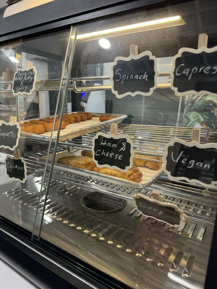 Bay Harbor Cafe Image