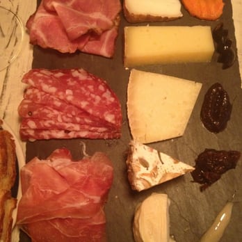 Murray's Cheese Bar - Wine Bars Near Me - Long Island City, New York Murray's Cheese Bar - Wine Bars Near Me - Long Island City, New York