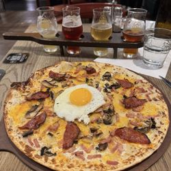 Les 3 Brasseurs - Beer flight with a side of generous flat bread