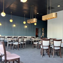 Lo Fi - Dining area at 5:00 when doors open, looking towards the lounge from our window seat at the corner of J and 14th. Beautiful!