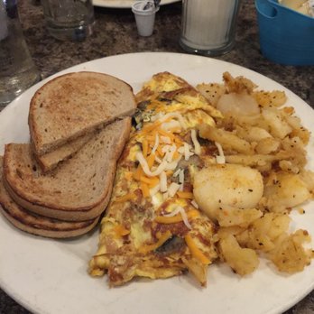 The West Town Bar & Grill - Mushroom and cheese omelette. It was meh. - Breakfast & Brunch Near Me - Hamilton, Ontario