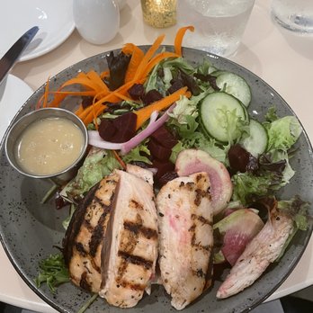 Tap & Bitters - Market Salad with chicken - Gastropubs Near Me - Warren, New Jersey