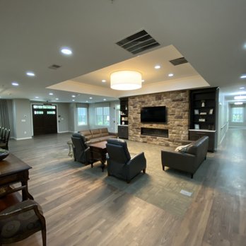 Evermore Senior Living - With a few different expensive seating areas, your loved one can watch the ball game or find a quiet are to read their favorite book - Assisted Living Facilities Near Me - Woodbridge, Virginia Evermore Senior Living - With a few different expensive seating areas, your loved one can watch the ball game or find a quiet are to read their favorite book - Assisted Living Facilities Near Me - Woodbridge, Virginia