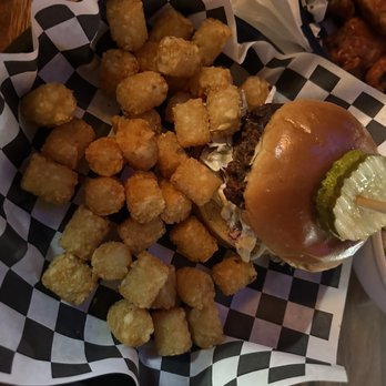 Dunning Pour House - Cajun Chicken - Bars Near Me - Chicago, Illinois