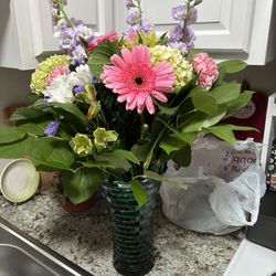 Pomfret Florist & Flower Delivery - The back of the bouquet.