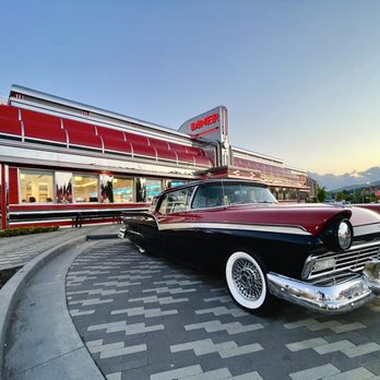 Sunliner Diner - Exterior - Diners Near Me - Pigeon Forge, Tennessee Sunliner Diner - Exterior - Diners Near Me - Pigeon Forge, Tennessee