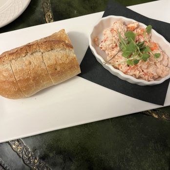 The Emerson Inn - Lobster salad with garlic crostini - Hotels Near Me - Rockport, Massachusetts