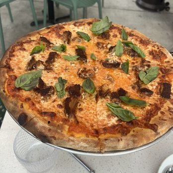 Campanella - Chicken parm pizza - Italian Near Me - Sebastopol, California