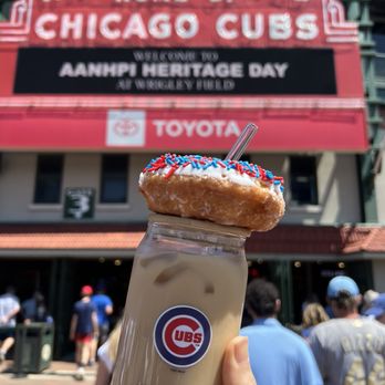 Do-Rite Donuts & Chicken - Iced Oat Milk Latte and Birthday Cake Sprinkles - Donuts Near Me - Chicago, Illinois Do-Rite Donuts & Chicken - Iced Oat Milk Latte and Birthday Cake Sprinkles - Donuts Near Me - Chicago, Illinois