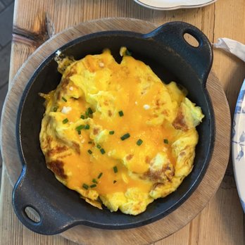Little Hen - Scrambled eggs with cheddar cheese - Breakfast & Brunch Near Me - Weston, Florida Little Hen - Scrambled eggs with cheddar cheese - Breakfast & Brunch Near Me - Weston, Florida