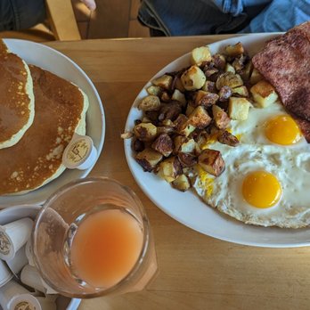 Sunset Grill - Breakfast on Thursday morning - Breakfast & Brunch Near Me - Mississauga, Ontario