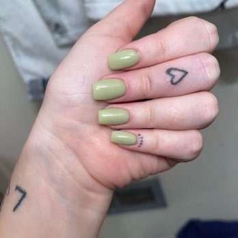 Queen's Nails and Spa - Nail Salons Near Me - Concord, California