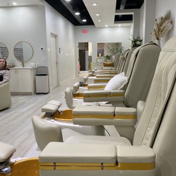 Lily Nails - Pedicures - Nail Technicians Near Me - St. Louis Park, Minnesota