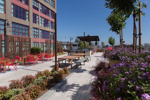 Aqua Via Apartments 125 2nd St Oakland Ca Apartments Mapquest