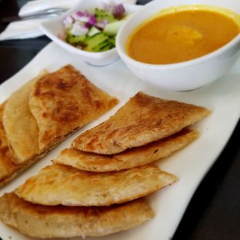 Basil Delight - Roti bread.  The bread came out hot and the sauce did not disappoint. - Thai Near Me - Pleasanton, California