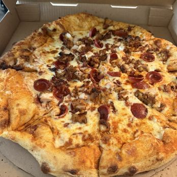 Beach Bear Coastal - Buffalo Chicken Pizza was top notch. - Chicken Wings Near Me - Mexico Beach, Florida